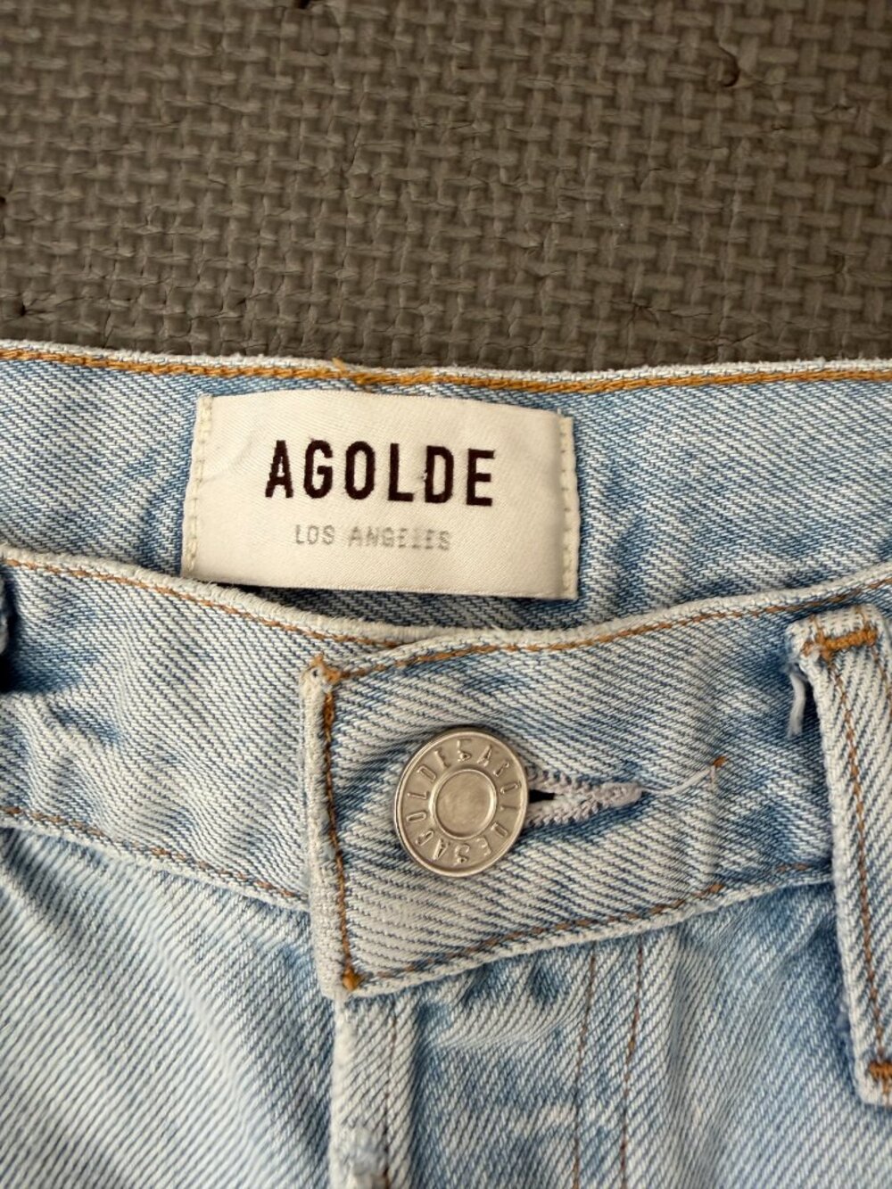AGOLDE Parker Long Shorts- Light Wash Distressed - 28- MSRP $138 - Picture 3 of 14